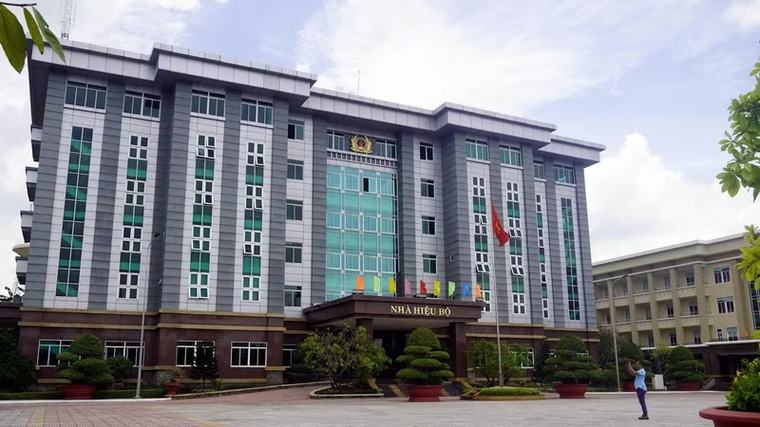 [Ảnh] Học sinh của Trường Văn hóa Công an nhân dân V sẵn sàng vào năm học mới
