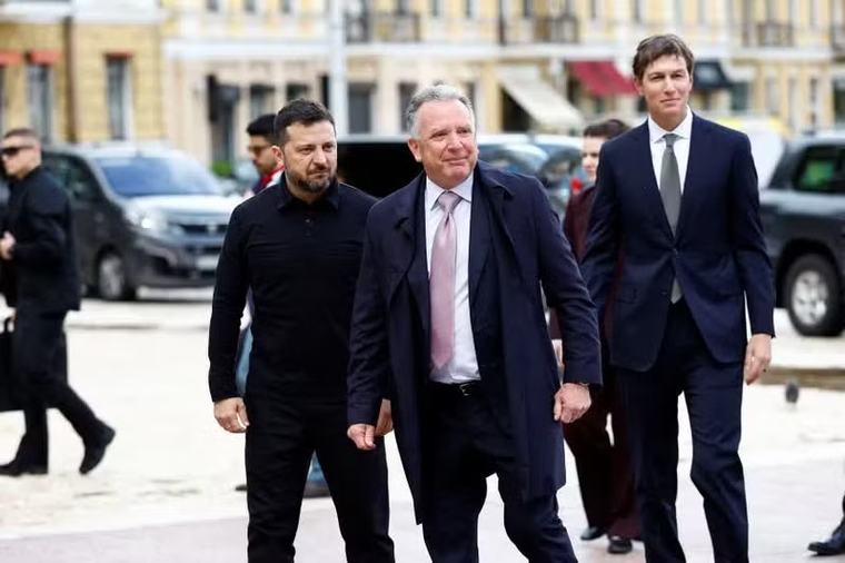 Rời Nga, hai đặc phái viên Mỹ đến Ukraine bằng tàu hỏa
