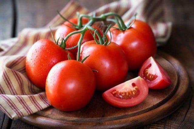 Ăn cà chua mỗi ngày suốt 1 năm, người đàn ông 42 tuổi bất ngờ khi đi khám