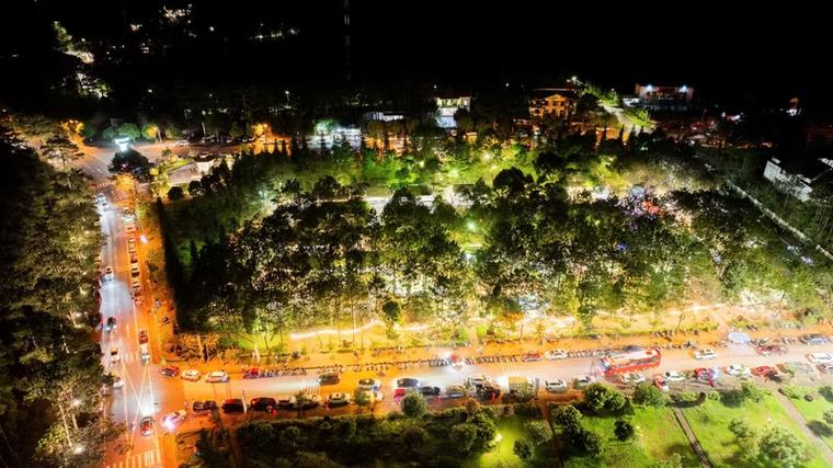 Quảng Ngãi: Măng Đen rực sáng trong đêm hội cồng chiêng, múa xoang dịp lễ 2/9