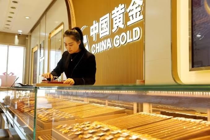 Dữ liệu việc làm Mỹ khởi sắc, vàng và bạc đồng loạt giảm mạnh
