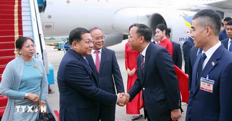 Tổng thống Cộng hòa Liên bang Myanmar và Phu nhân bắt đầu thăm chính thức Việt Nam