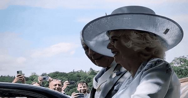 Rộ lại khoảnh khắc đáng yêu của Vua Charles và Vương hậu Camilla tại Royal Ascot