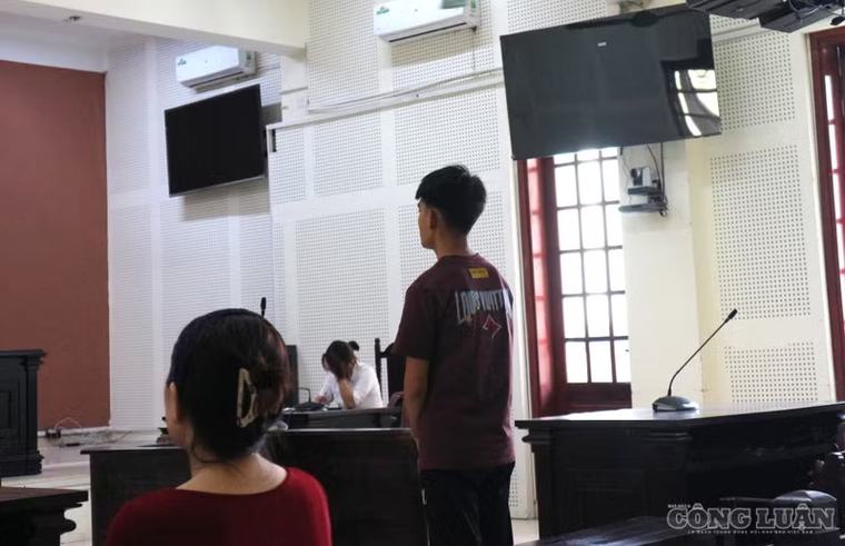 Tuyên án kẻ dùng vũ lực cướp dây chuyền nhóm thiếu niên đi đường