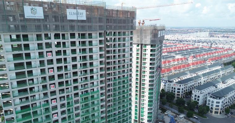 Tích sản căn hộ bằng “tiền thực”