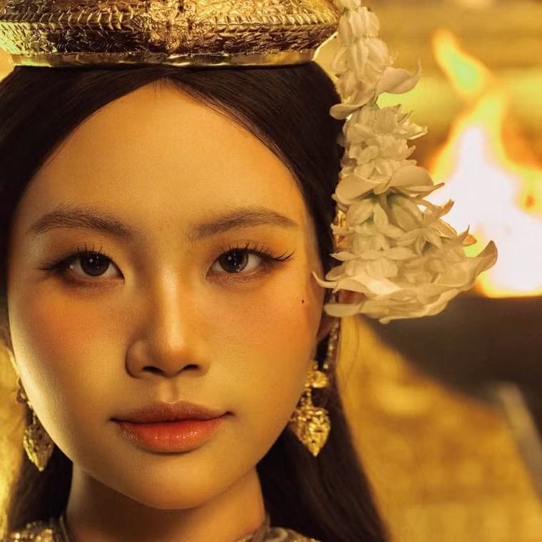 Phương Mỹ Chi bị 'lật đổ'