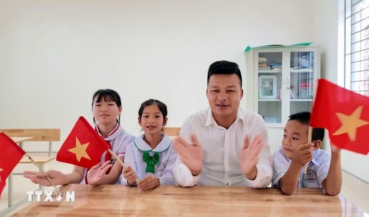 Quảng Ninh: Lễ khai giảng đặc biệt của 4 thầy trò nơi đầu sóng đảo Trần