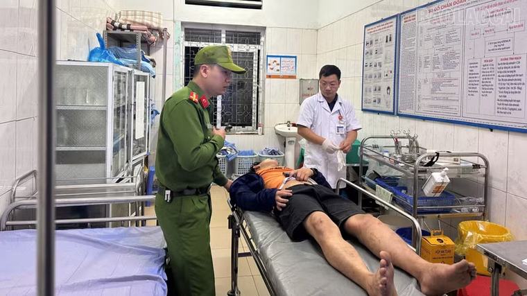 Công an xã Văn Bàn kịp thời cứu người gặp nạn dưới vực