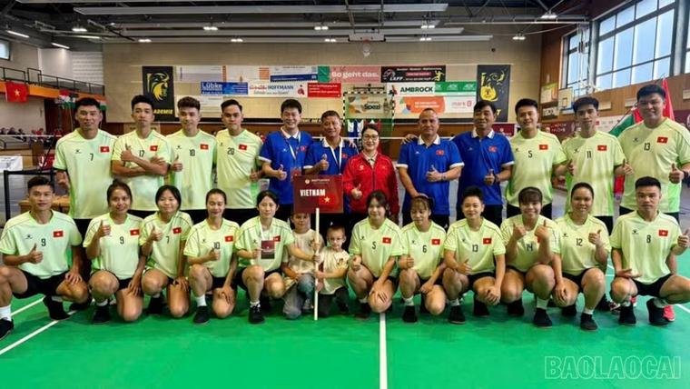 Hoàng Thị Quỳnh Như (Lào Cai) cùng đồng đội giành Huy chương Vàng Giải vô địch đá cầu thế giới 2026