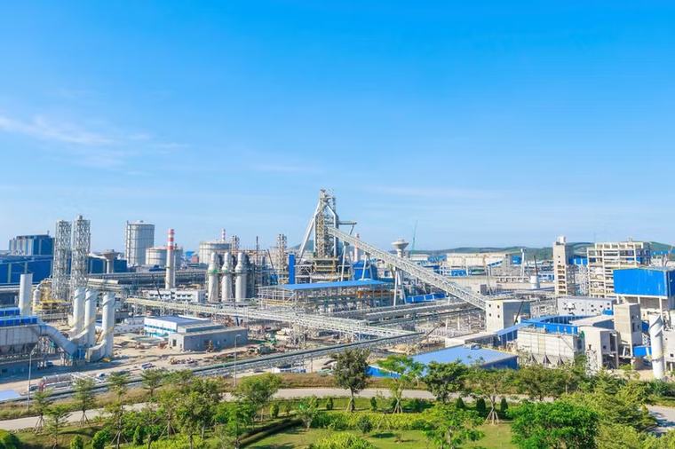 Thép Hòa Phát Dung Quất cán mốc sản lượng 1 triệu tấn gang lỏng mỗi tháng
