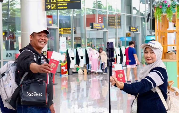 Chuyến bay quốc tế 'xông đất' Cảng hàng không Liên Khương