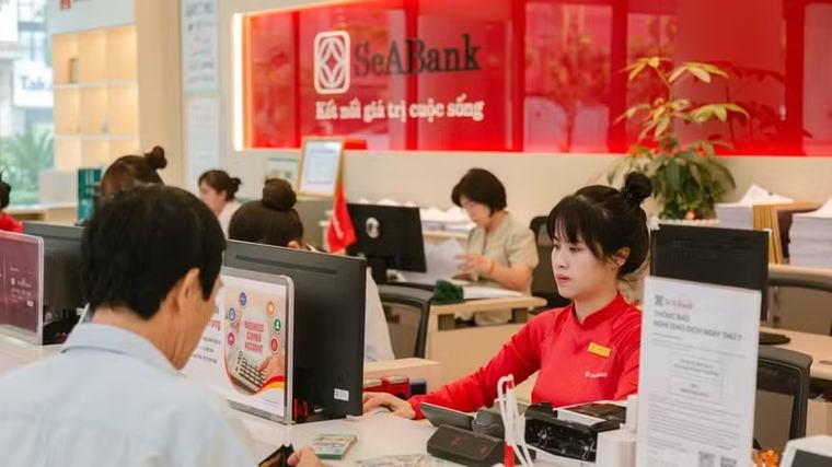 Mặt bằng lãi suất cao còn kéo dài bao lâu?
