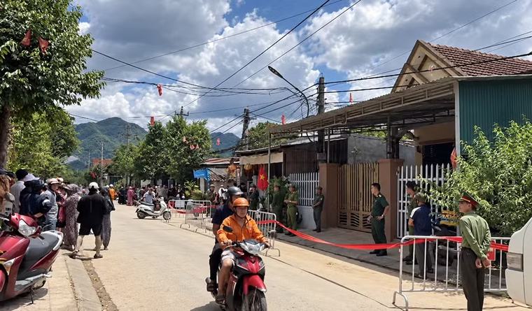 Người phụ nữ tử vong tại nhà với nhiều vết thương, người chồng gặp nạn cách 15km