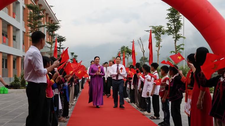 270 ngày đêm dựng mái trường mơ ước nơi biên giới Phong Thổ, Lai Châu