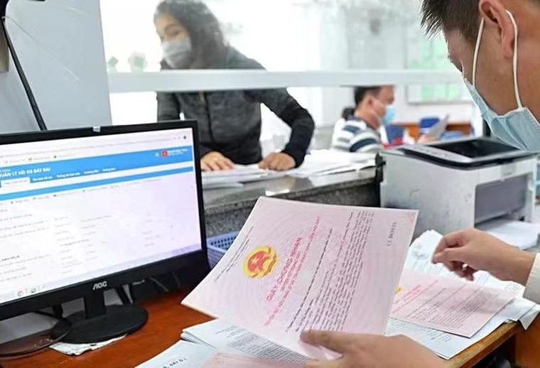 'Cò' làm sổ đỏ nhanh hơn người dân, Bộ chỉ đạo 'nóng'