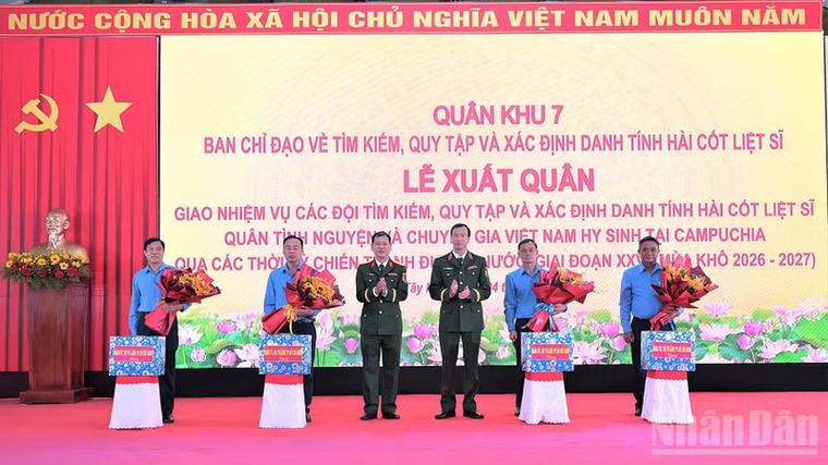 Tiếp tục hành trình tìm đồng đội trên đất bạn