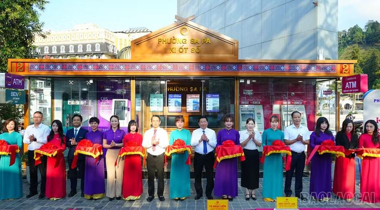 Sa Pa khánh thành tháp đồng hồ biểu tượng, đưa Kiosk số và Wifi công cộng vào phục vụ du khách