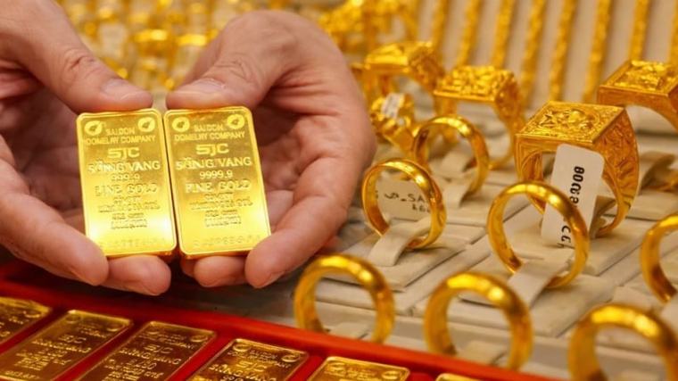 Vàng SJC và nhẫn tăng so với hôm qua, nhưng dự báo sẽ đảo chiều giảm sâu