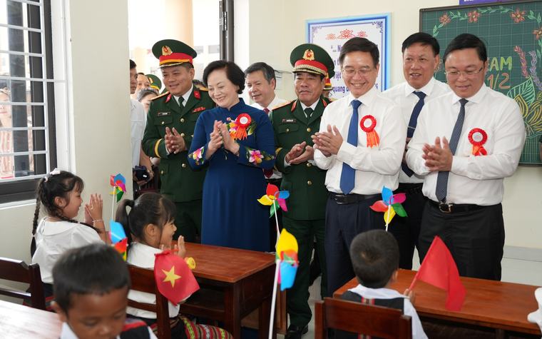Khánh thành trường phổ thông nội trú liên cấp tại các xã biên giới ở Huế