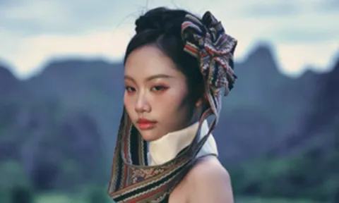 Ca sĩ Phương Mỹ Chi lên tiếng về tranh cãi trang phục