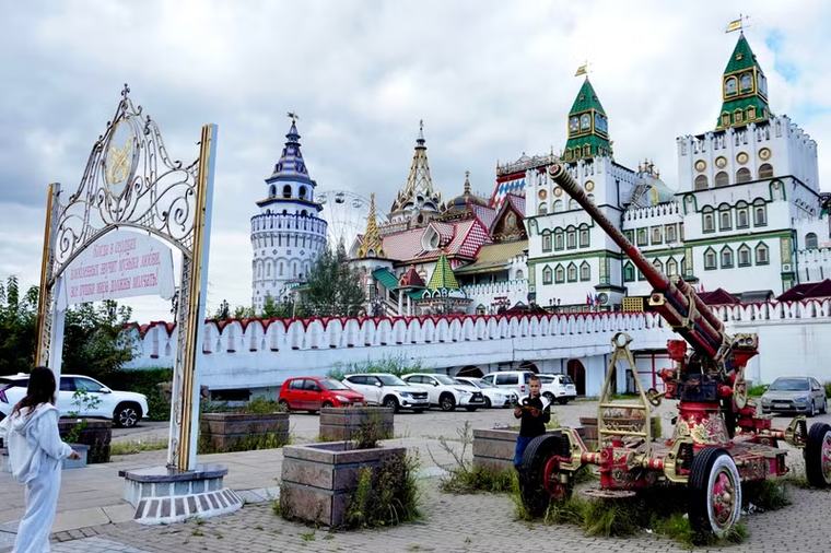 Khám phá Vernissage - khu chợ lưu niệm nổi tiếng ở Moscow