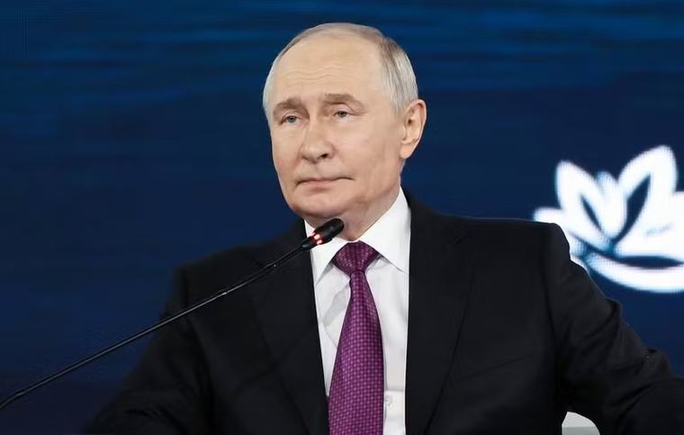 Ông Putin chạm trán hổ trong chuyến thăm Viễn Đông