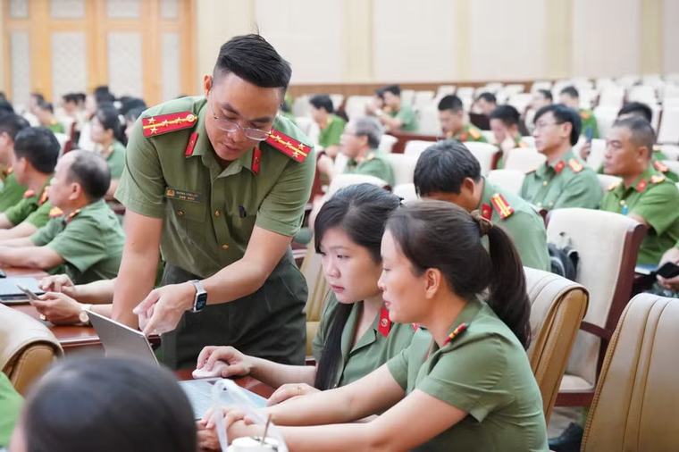 Công an TP Huế rút ngắn thời hạn giải quyết 82 thủ tục hành chính