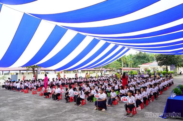 Lễ khai giảng đặc biệt trên đất Bình Thành 77 năm trước