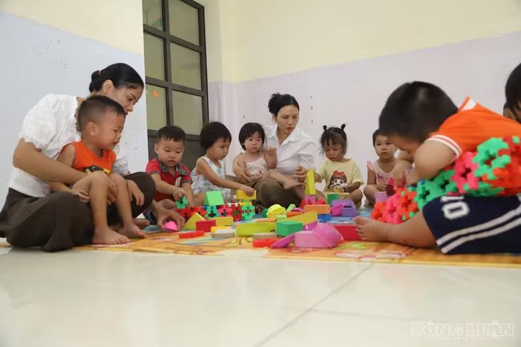 Sau sắp xếp trường học, hiệu trưởng trở lại đứng lớp: 'Các thầy cô vì việc chung'