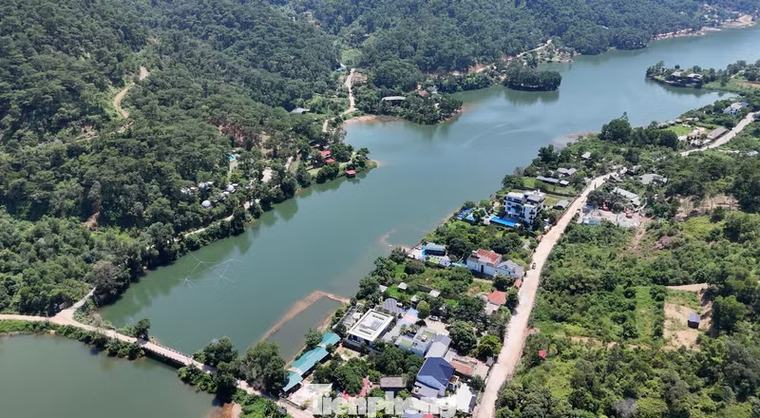 Loạt villa, homestay quanh hồ Đồng Đò đóng cửa