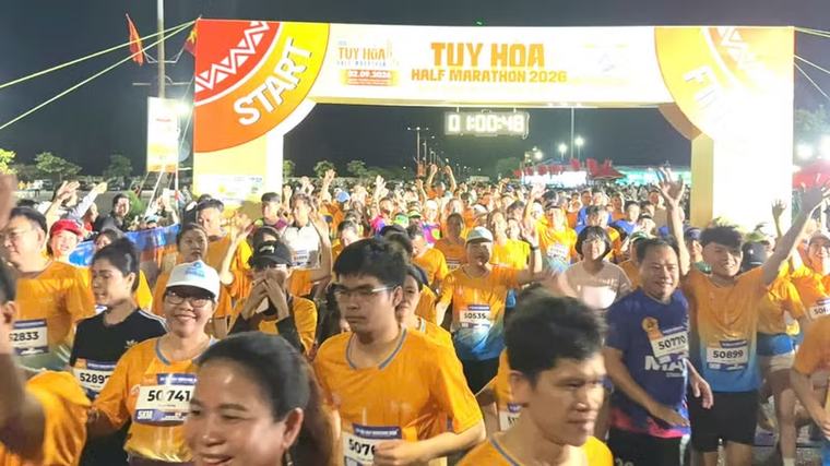 Sôi nổi Giải chạy Tuy Hòa 2026 “Đón bình minh trên biển”