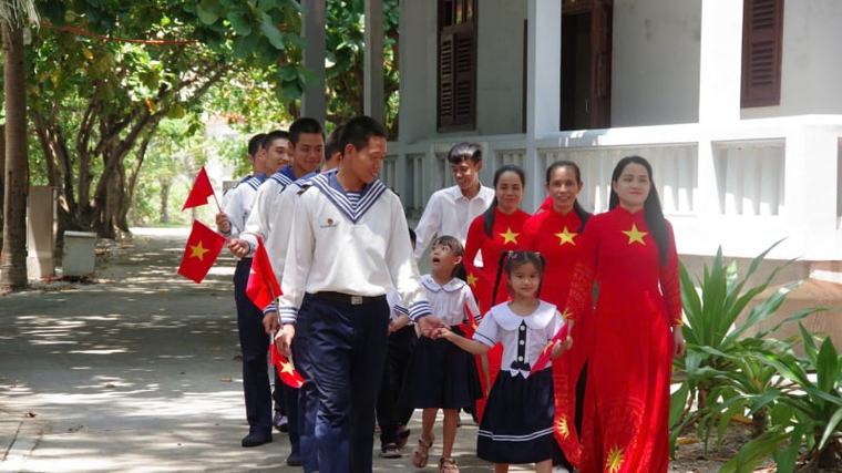 Đặc khu Trường Sa rộn ràng ngày khai giảng năm học mới