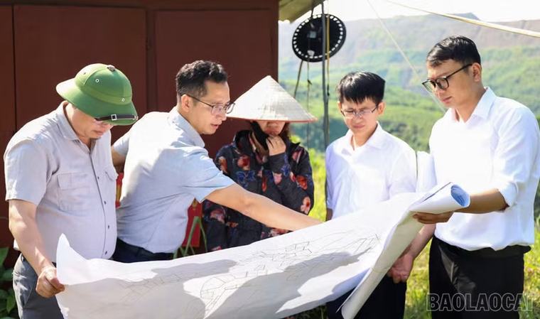 Xã Bát Xát, Trịnh Tường kiểm tra thực địa, tháo gỡ vướng mắc bồi thường giải phóng mặt bằng